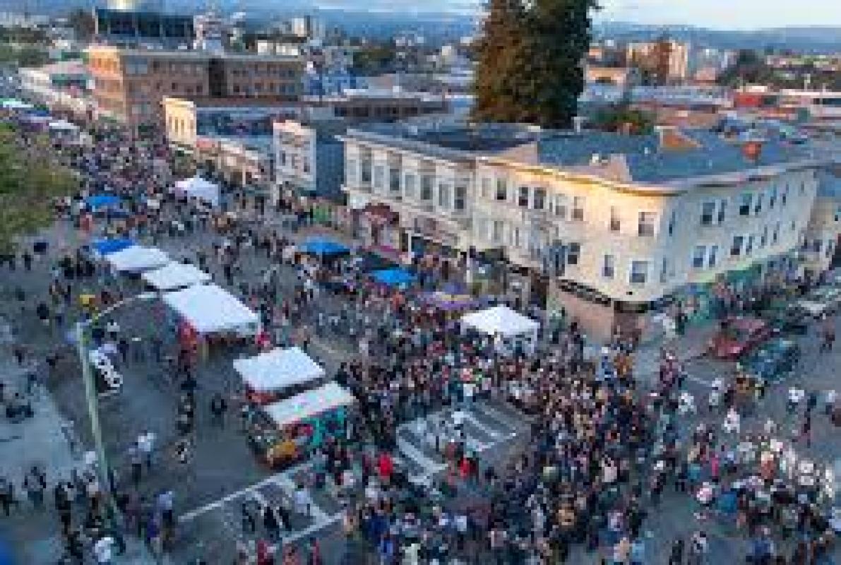 First Fridays in Uptown