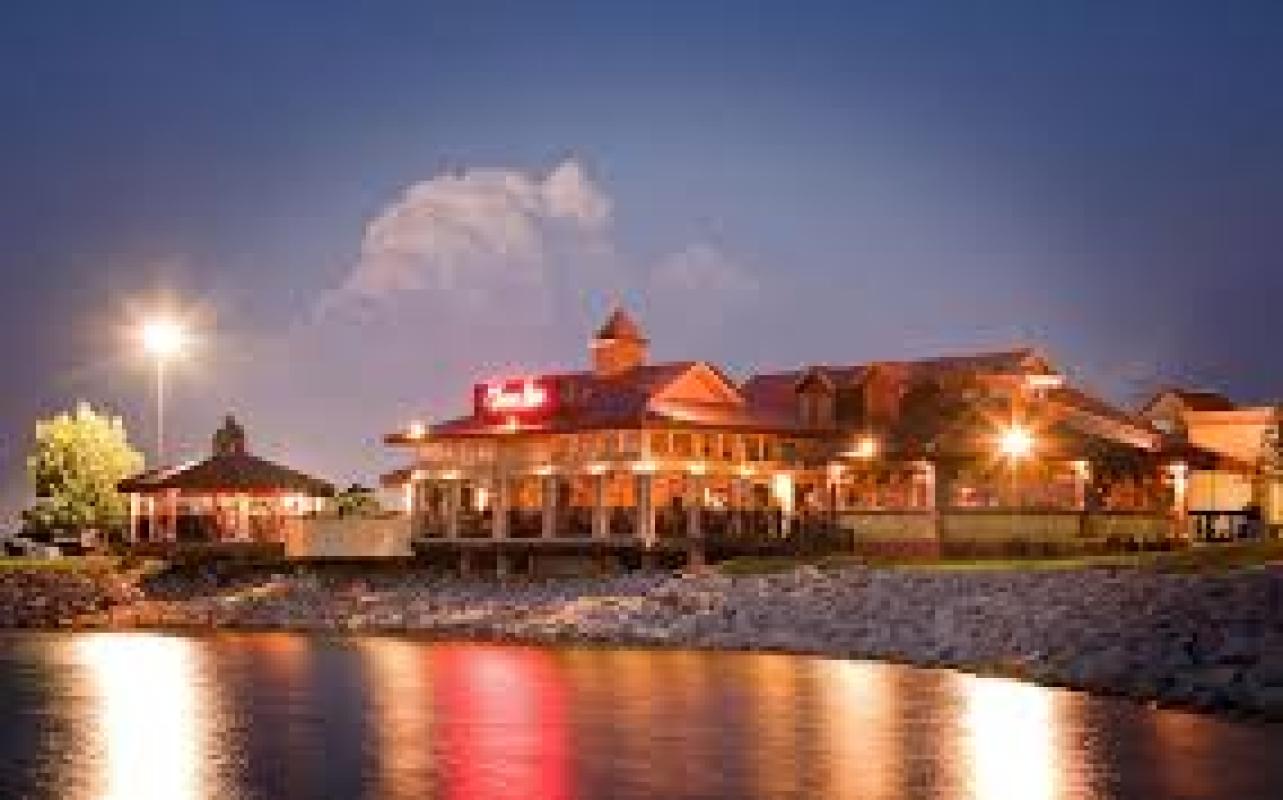 Lake Hefner Walk + Dockside Drinks