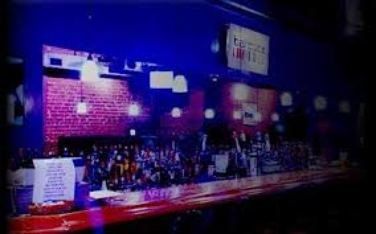 Neon Kisses at Barcode